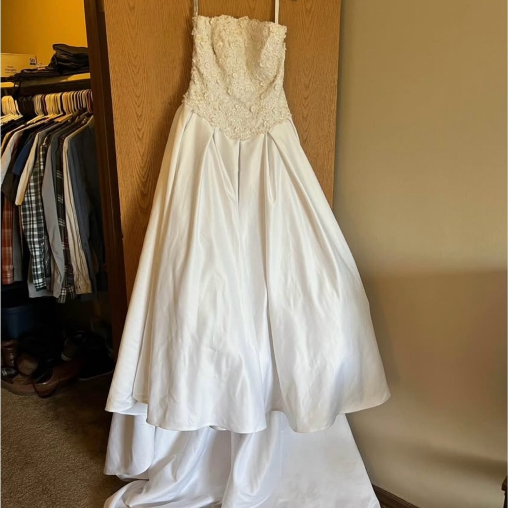 Alfred Angelo White Embroidered Dress